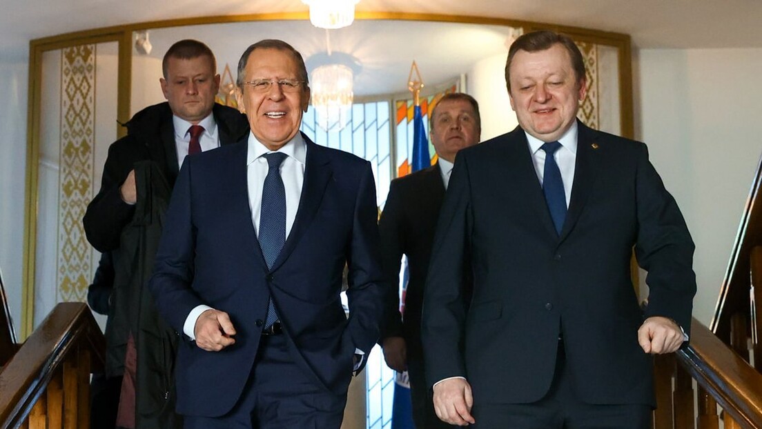 Лавров у Минску: Поједини европски политичари схватају да их је Америка ухватила у клопку