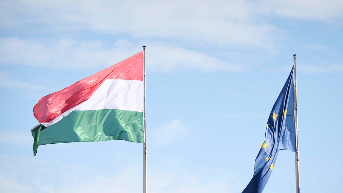 Мађарска блокирала слање пола милијарде евра војне помоћи Украјини