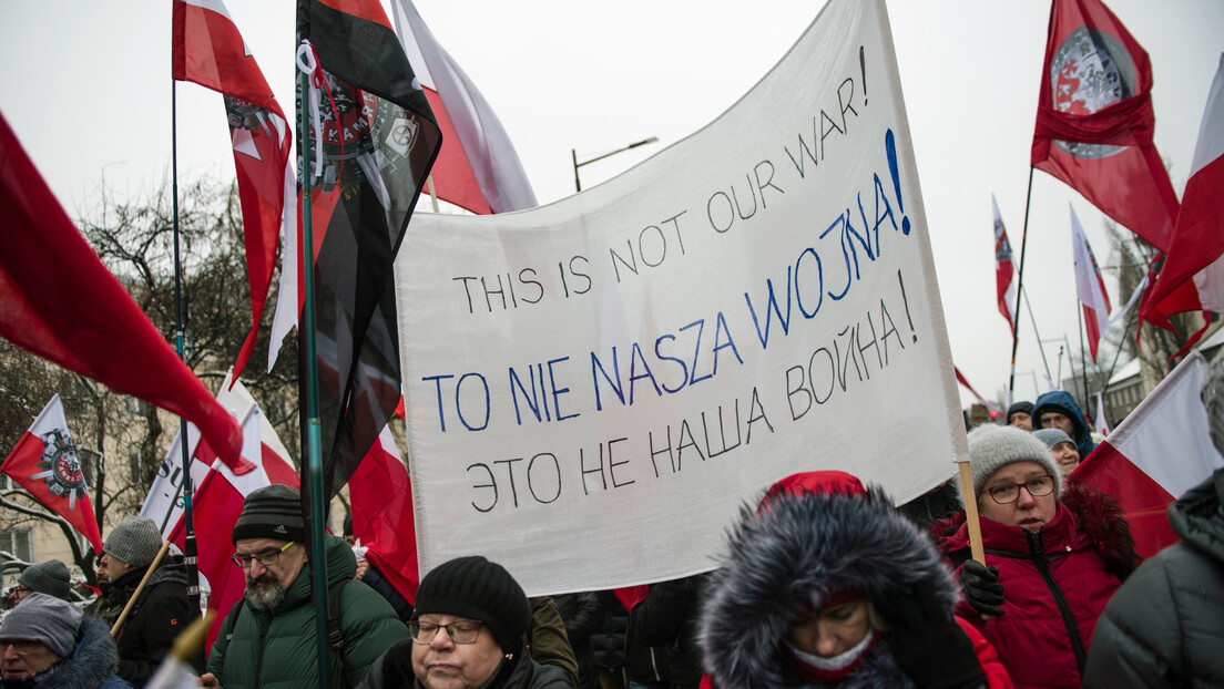 Poljaci marširali Varšavom: "Ovo nije naš rat" (VIDEO)