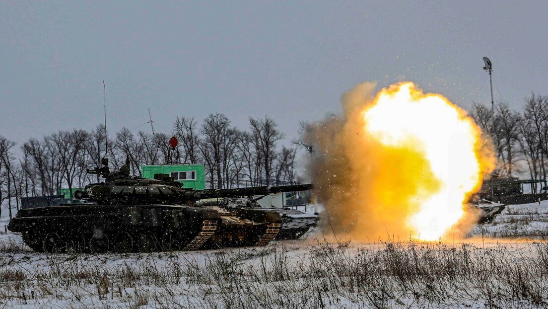 Тенковски обрачун: Руски тенк уништио украјински (ВИДЕО)