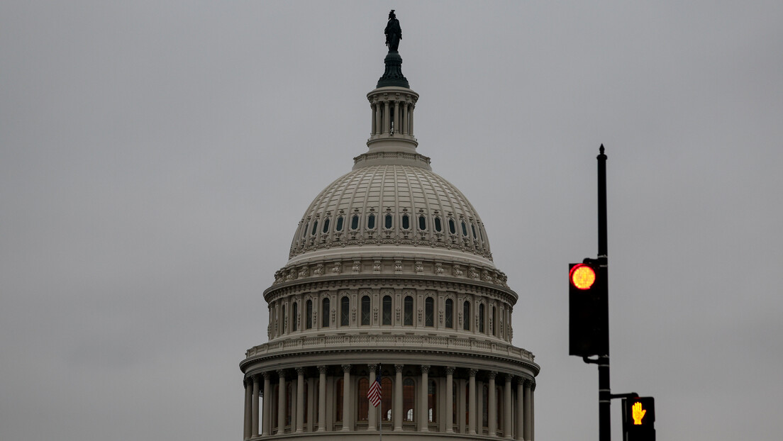 Републиканци у Представничком дому САД захтевају од Бајдена да преговара о лимиту дуга