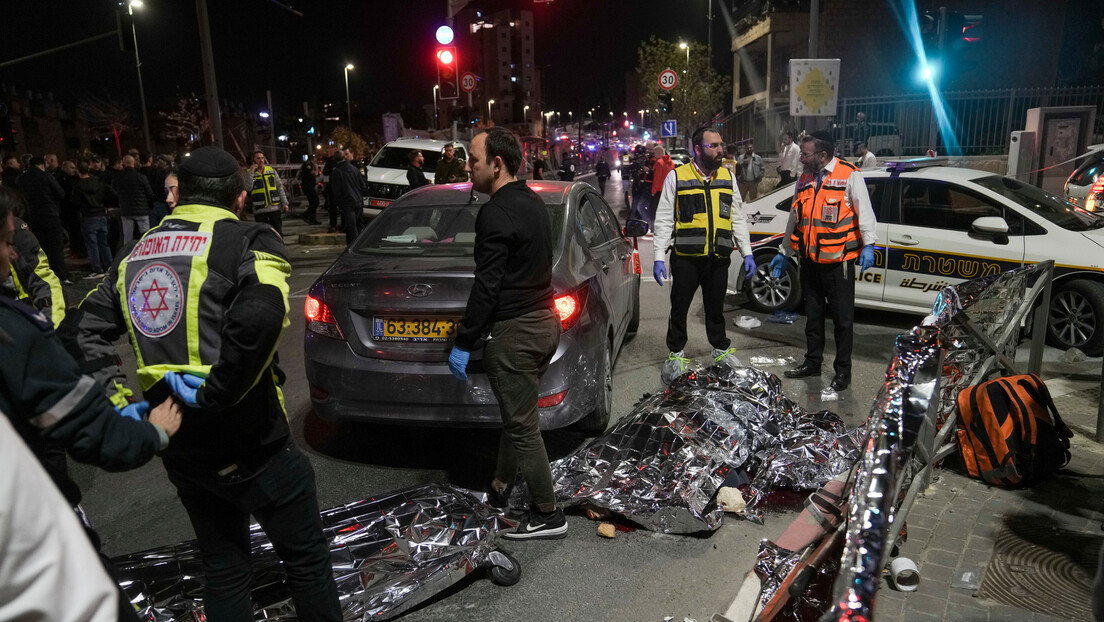 Седморо мртвих у терористичком нападу недалеко од синагоге у Јерусалиму (ВИДЕО)
