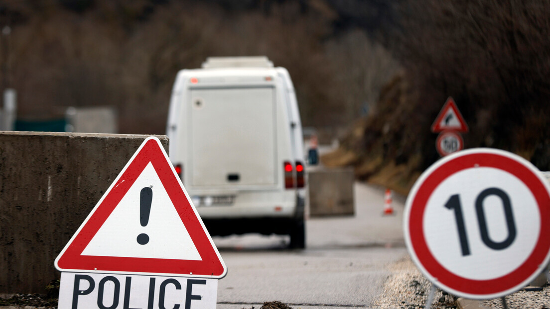 Косовска полиција: Пуцано на наше возило; Свечља: Крива Србија
