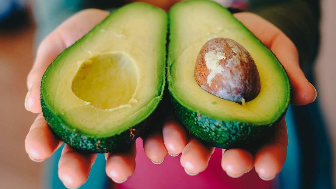 Дванаест разлога зашто би од данас требало да једете авокадо