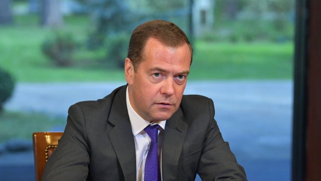 Medvedev: Ako počne treći svetski neće se voditi tenkovima  i lovcima