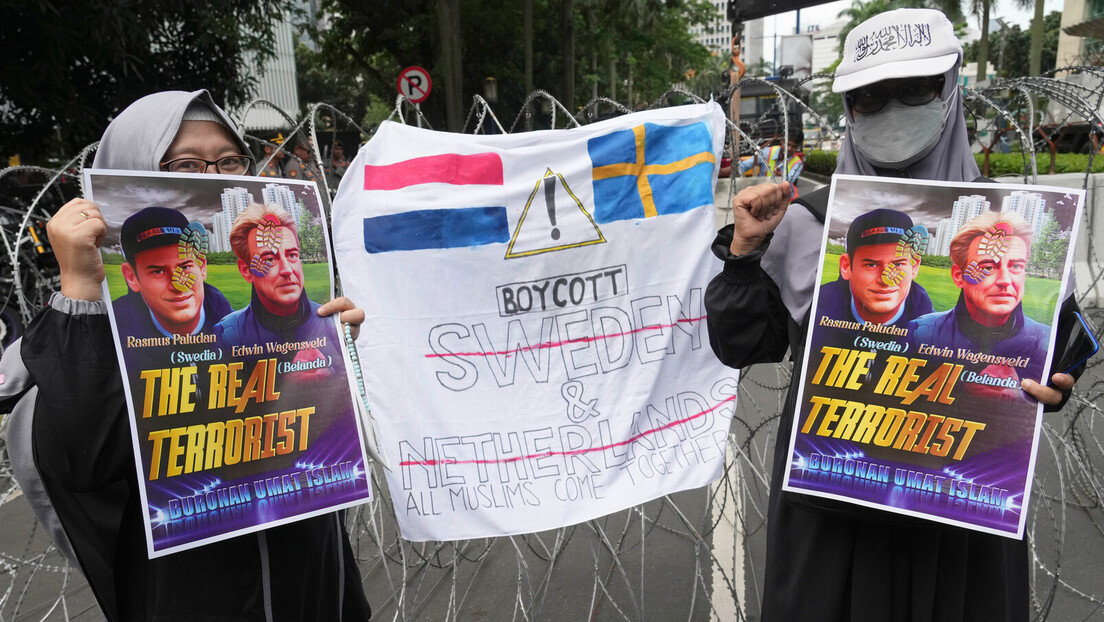 Демонстранти у Џакарти палили заставе Шведске, Данске и Холандије