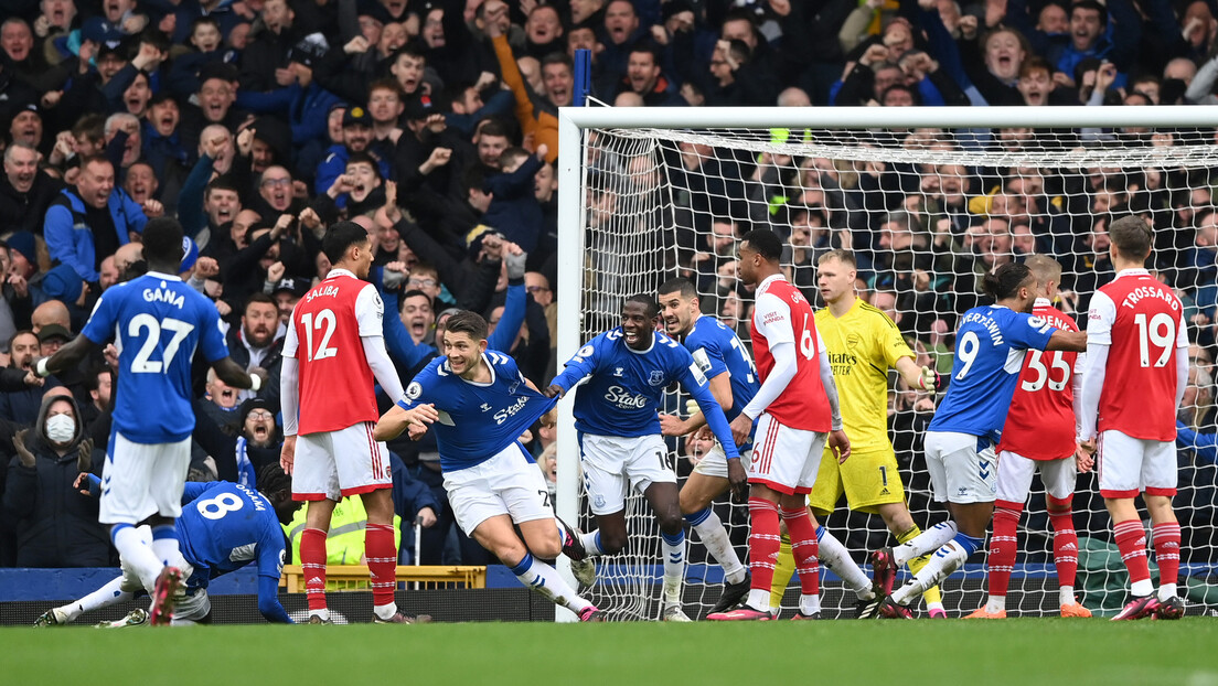 Muk u Arsenalu - Everton "oživeo" posle tri i po meseca i srušio lidera Premijer lige