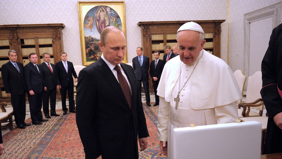 Папа Франциско: Хтео сам да одем у Москву код Путина