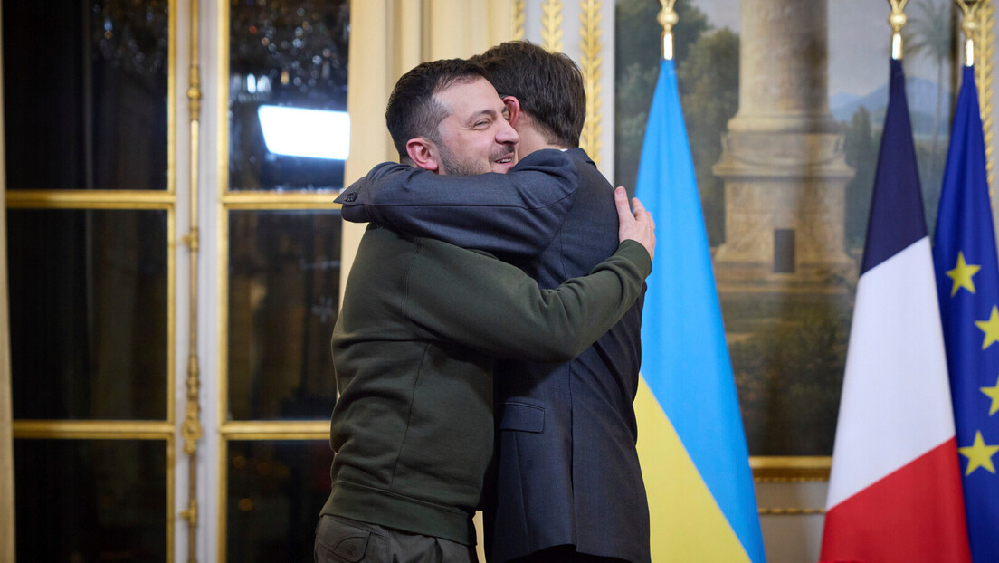 Отимање око Зеленског: Зашто је Макрон морао да угости украјинског лидера