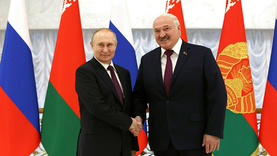 Lukašenko: Belorusija spremna za proizvodnju aviona, uz malu podršku Rusije