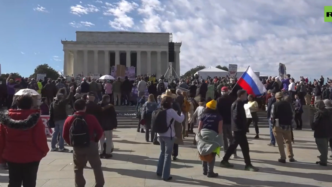Miting protiv podrške Ukrajini u Vašingtonu: Ludački potez SAD vodi ka trećem svetskom ratu (VIDEO)