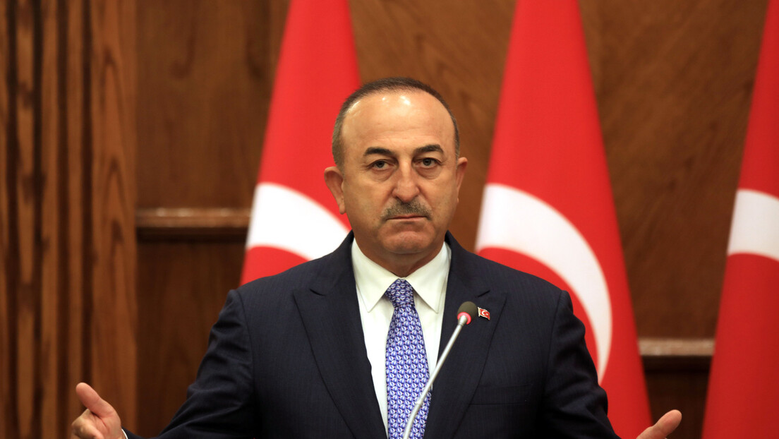 Чавушоглу: Турска се неће придружити санкцијама Русији, али...