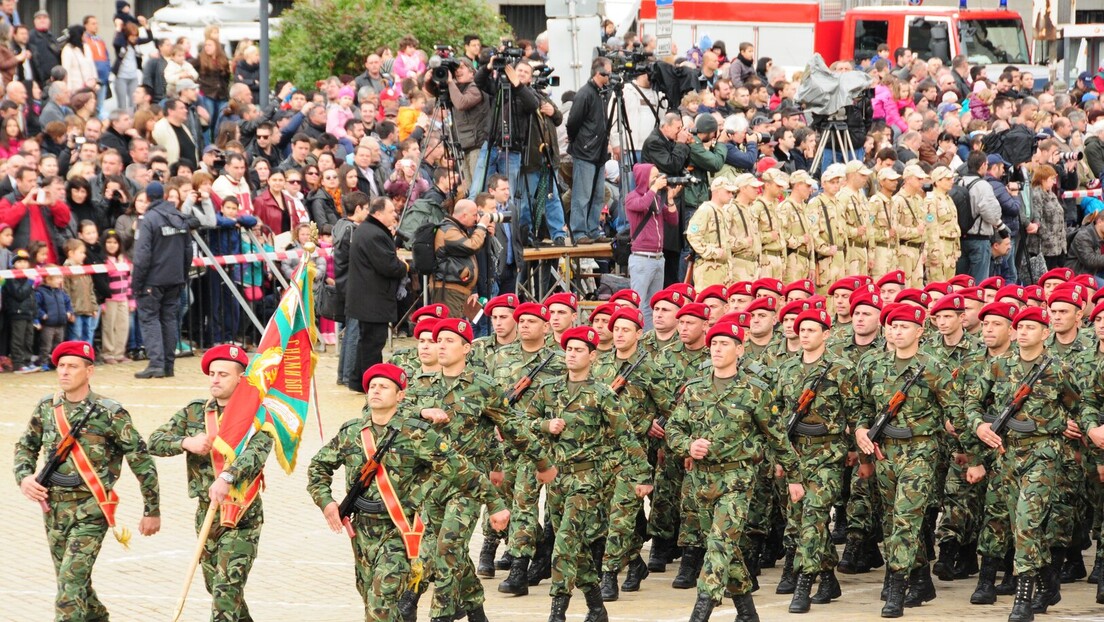 Радев: Бугарска војска је гарант националне безбедности, а не донор оружја Украјини