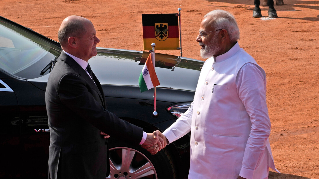 У посети Њу Делхију: Шолц жели да продуби односе са Индијом
