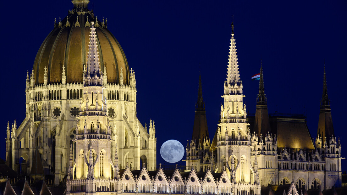 "Мађар немзет": ЦИА води кампању како би дискредитовала Орбана