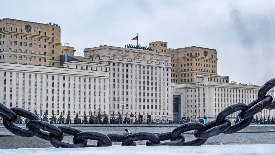 Министарство одбране Русије: Небо изнад Санкт Петербурга било затворено због војних вежби