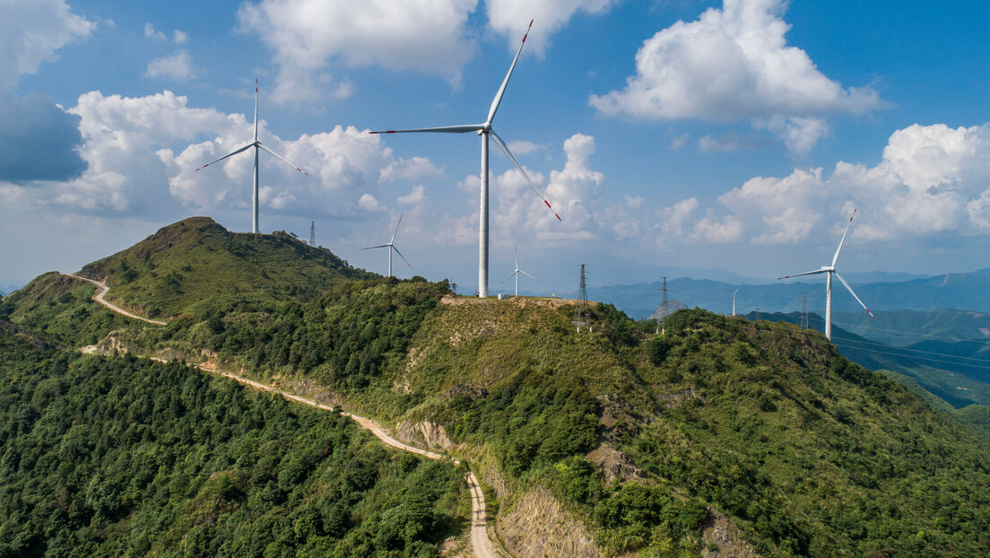 U Kini vetar i solarni paneli proizvode dovoljno struje za skoro svaki dom