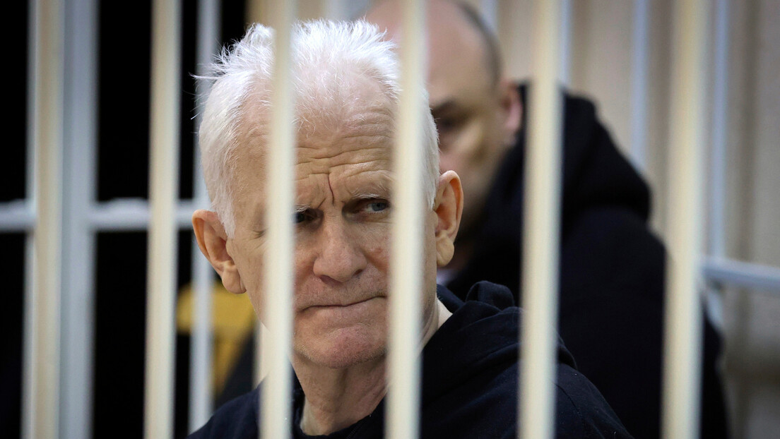 Белоруски нобеловац-опозиционар осуђен на 10 година затвора