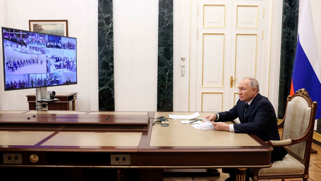 Путин разговарао са председником Казахстана: Желимо да ојачамо билатералне односе
