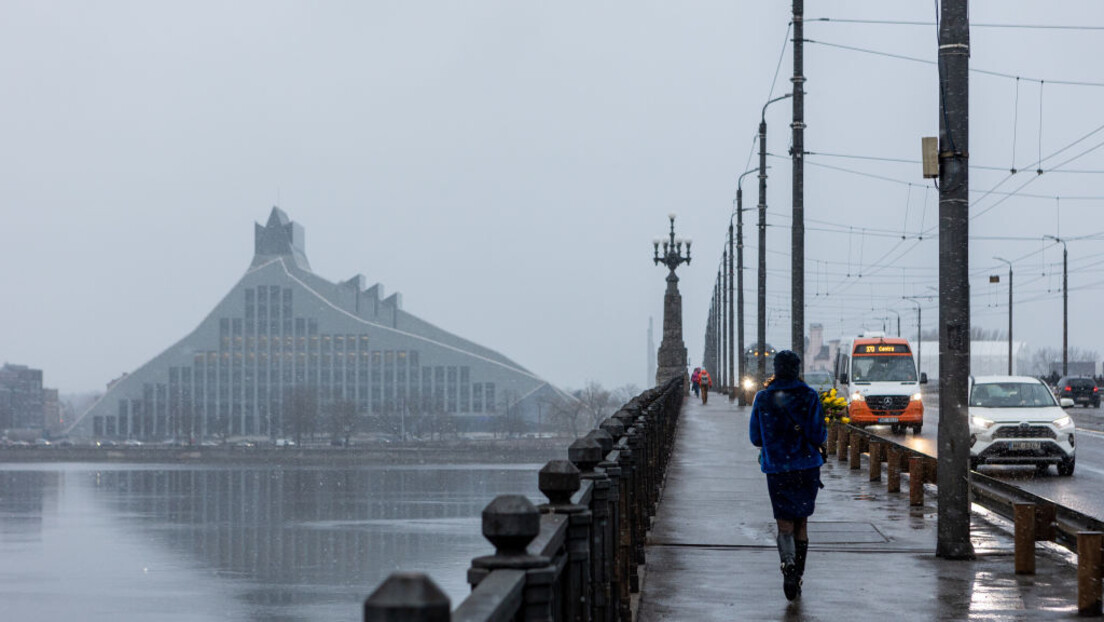 Одбијена жалба, главни уредник "Спутника" остаје у затвору у Риги