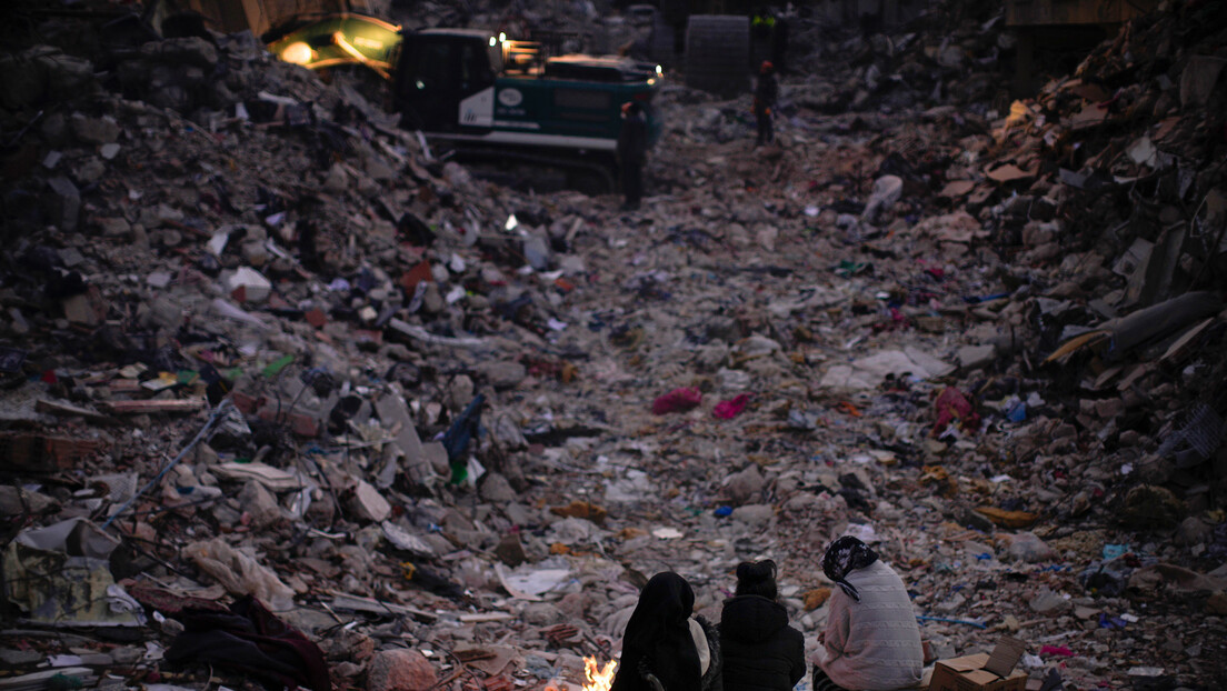 Турска: Број погинулих у разорним земљотресима  премашио 46.000
