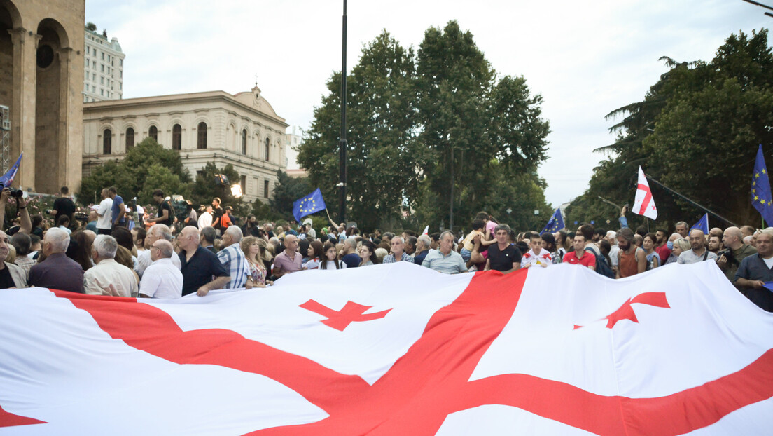 Грузијски парламент усвојио закон о страним агентима, велики протести на улицама Тбилисија (ВИДЕО)