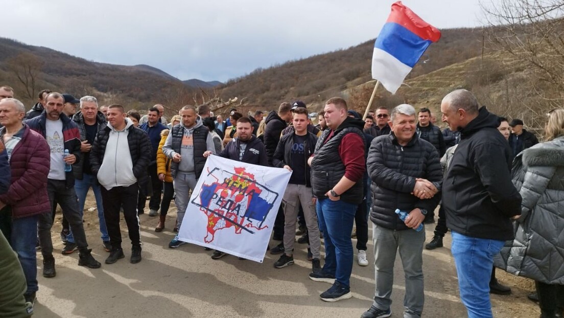 Протест мештана Јошанице: Овде живе мирни људи, "косовски" полицајци нека иду