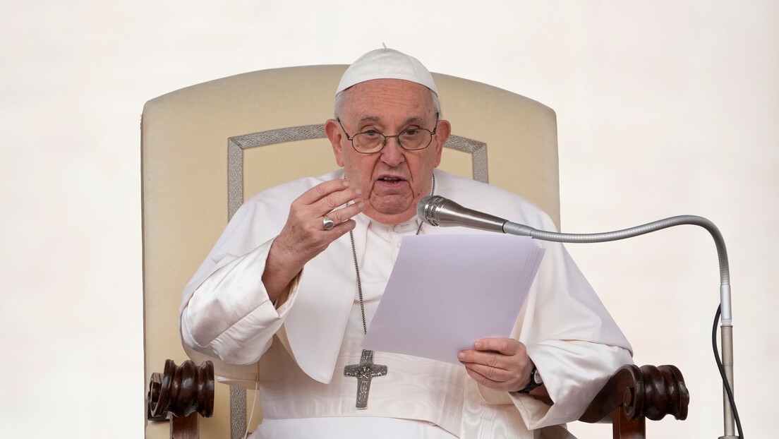 Papa Francisko: Ukrajinski sukob je svetski rat, podstiče ga više imperija, a ne samo Rusija