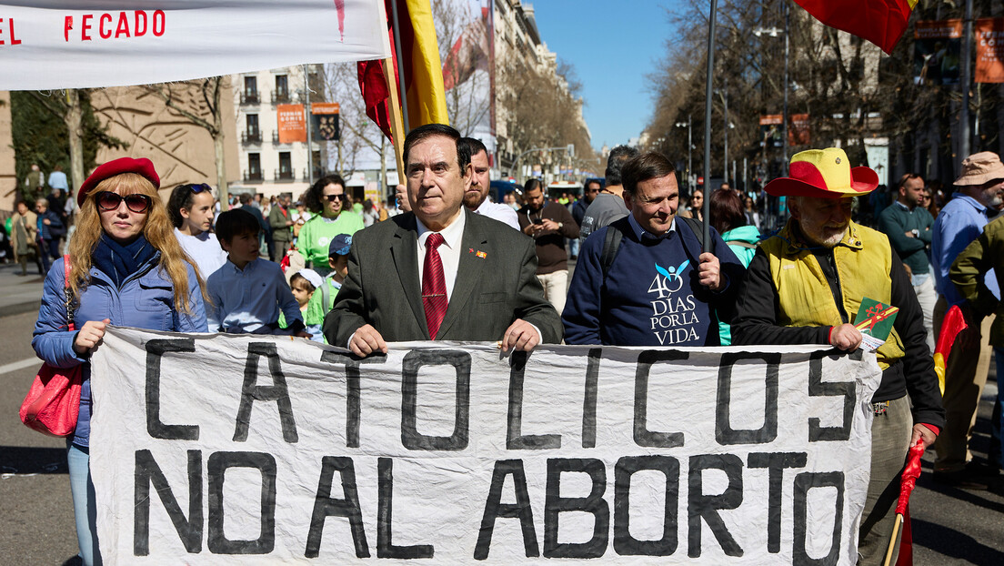 Велики протест против абортуса у Мадриду