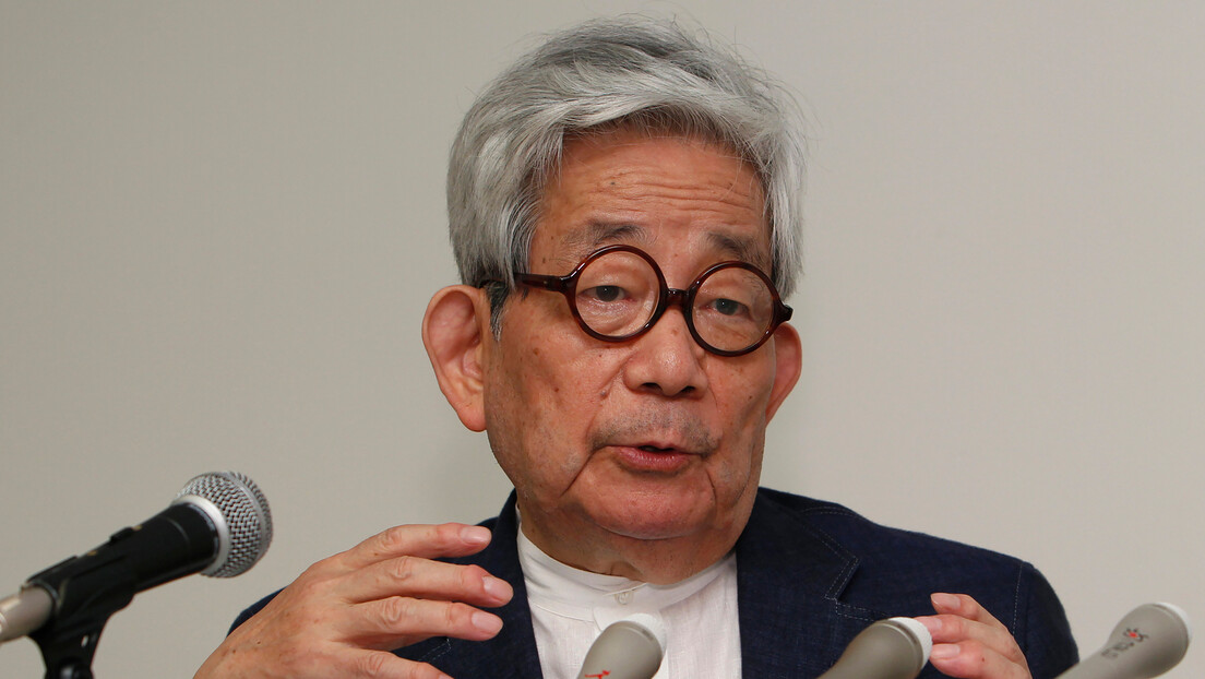 Преминуо јапански нобеловац Кензабуро Ое: Борац против нуклеарне енергије