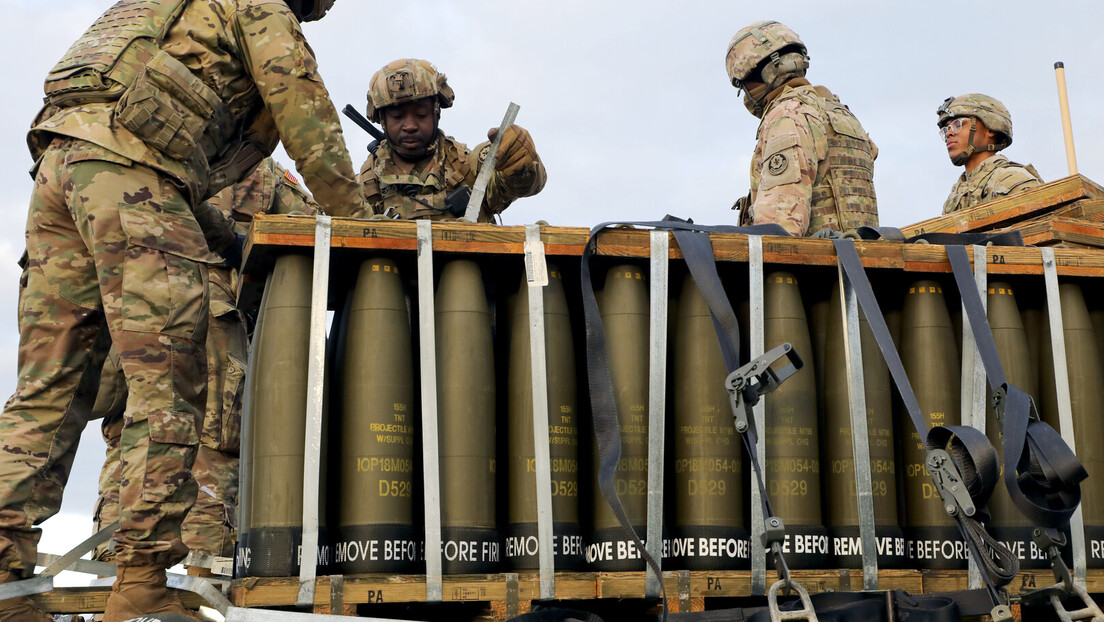 "Волстрит џорнал": САД претурају по војним резервама широм света, траже муницију за Украјину