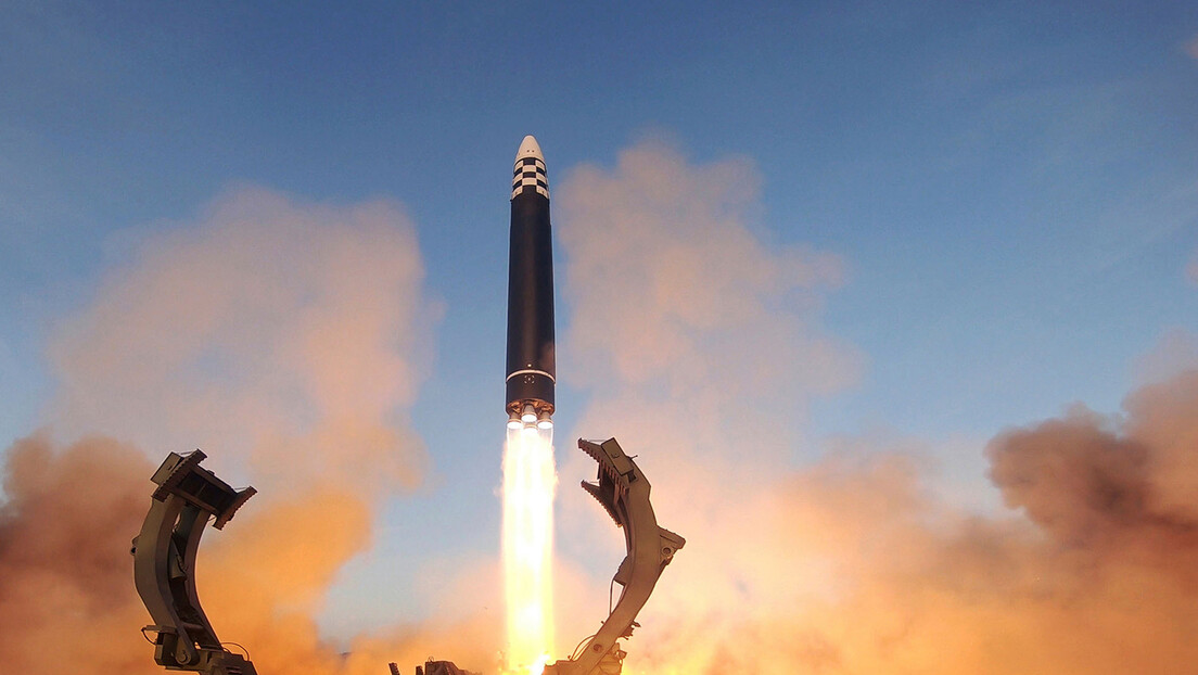Северна Кореја испалила ракету: Утераћемо  непријатељима страх у кости