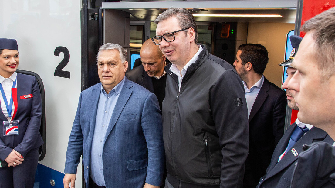 Вучић разговарао са Орбаном: Мађарски премијер ускоро у Београду