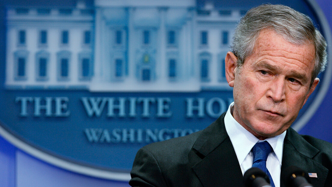 "Америкен конзерватив": Џорџ Буш - никад осуђени председник-криминалац
