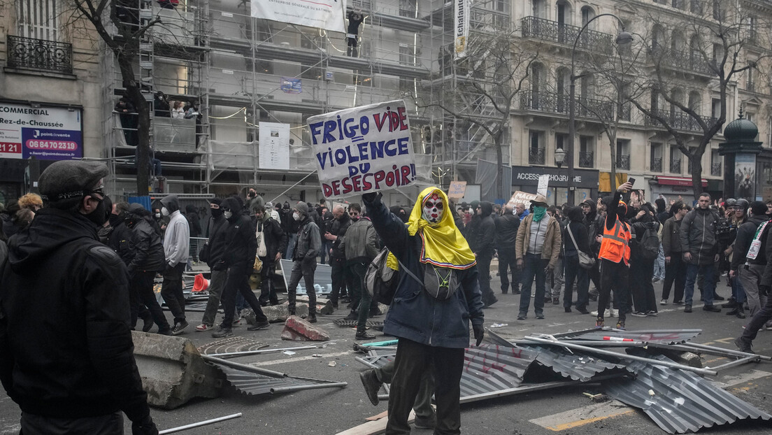 Милион Француза на улицама: Напето, инциденти са полицијом широм земље (ФОТО, ВИДЕО)
