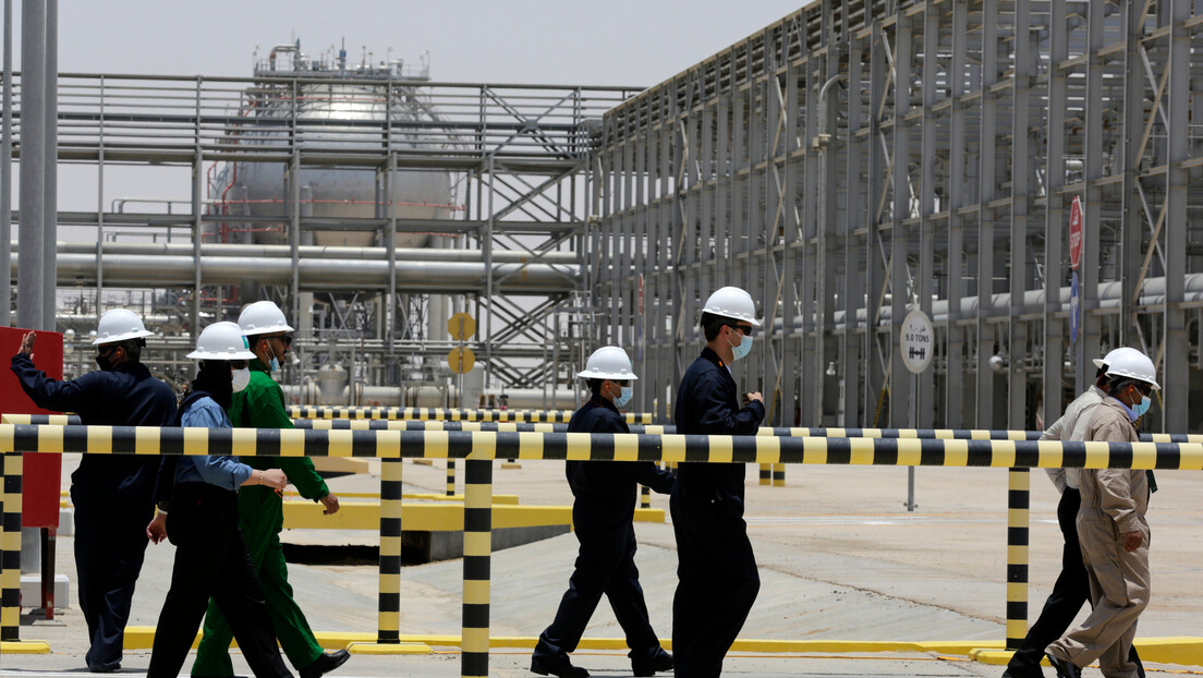 Јачање веза и окретање леђа Америци: Саудијски нафтни гигант договорио сарадњу са Кином