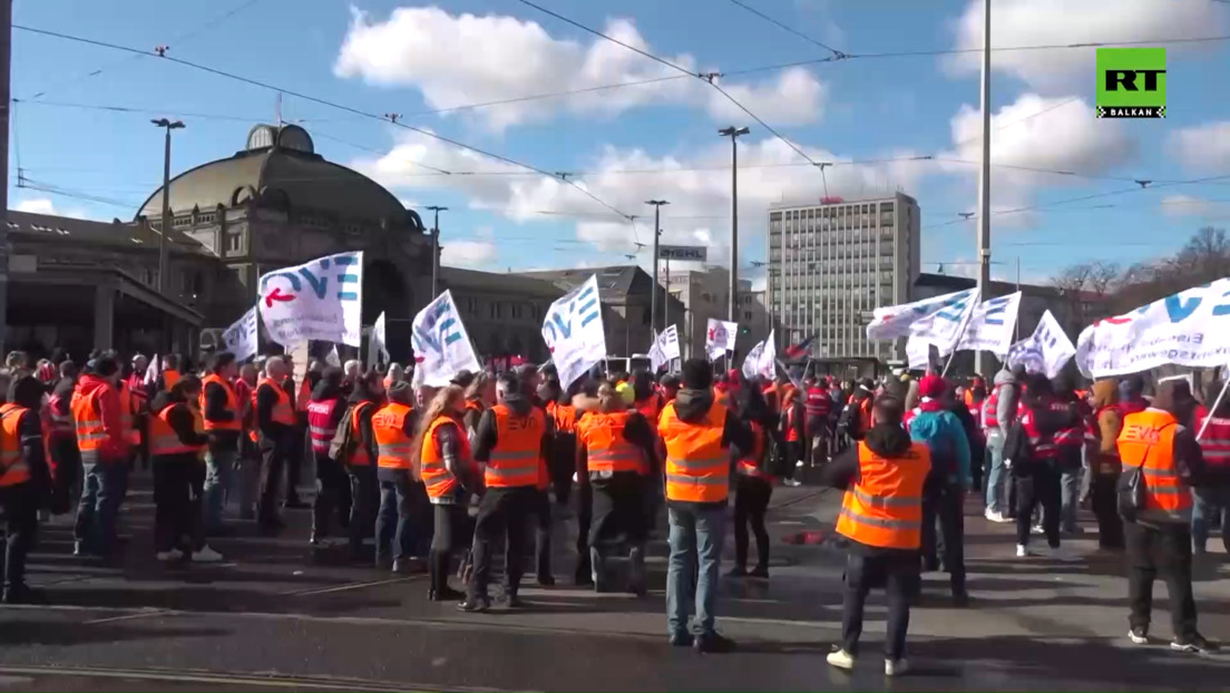 Демонстранти у Француској заузели и железницу