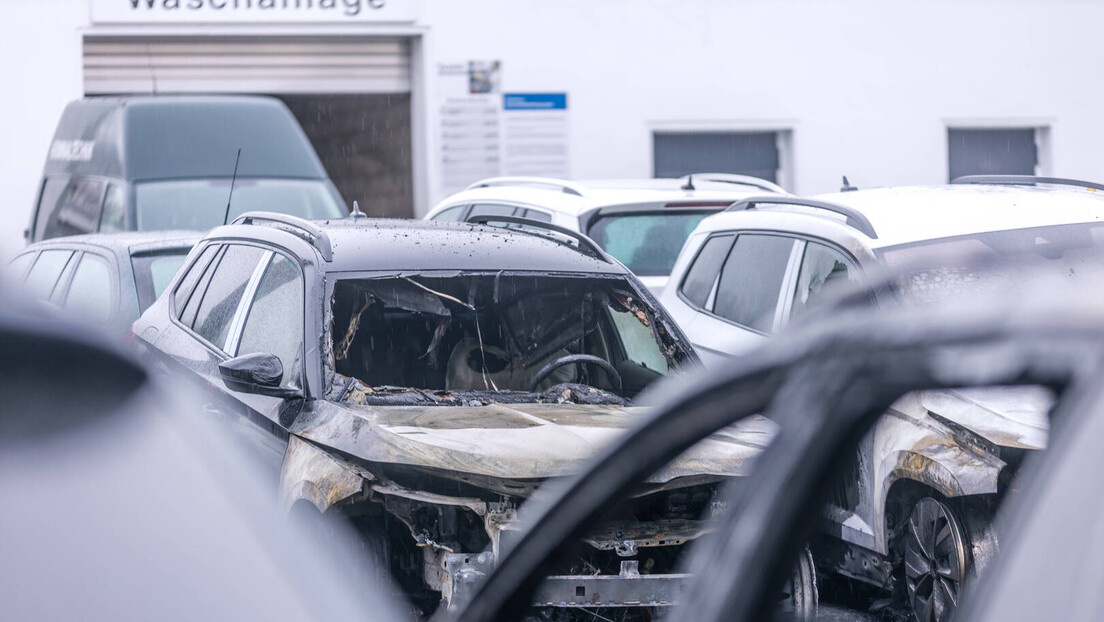 Нова застрашивања на КиМ: Србима запаљена два аутомобила