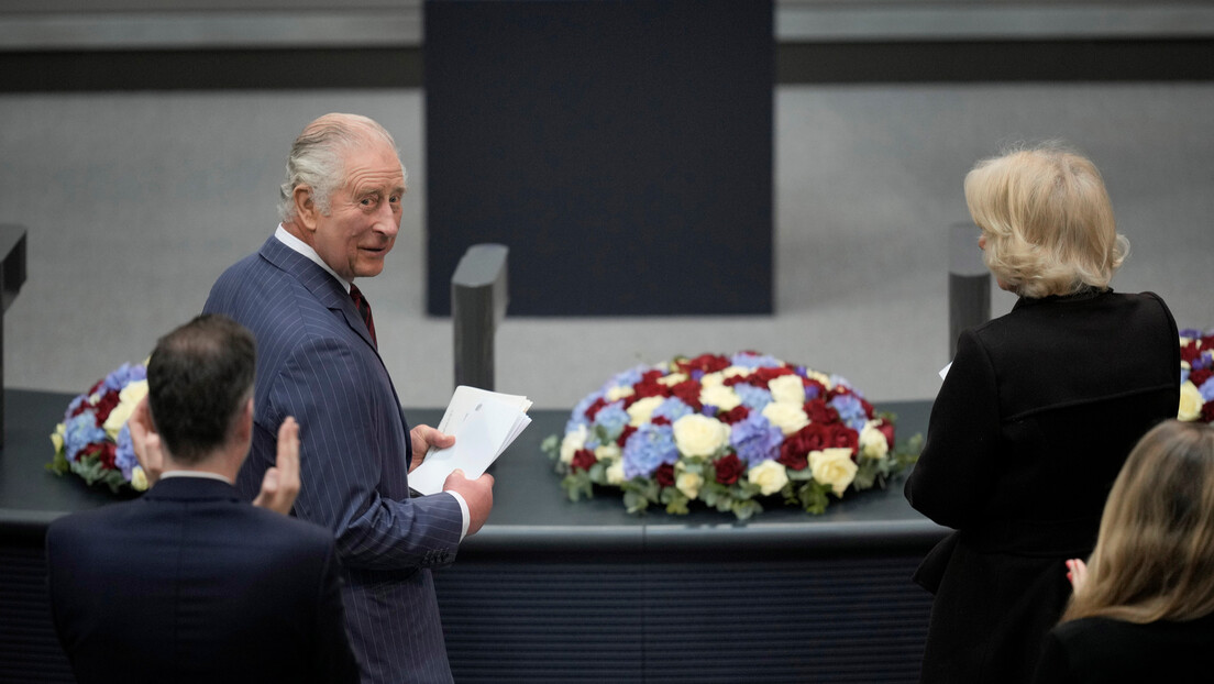 Kako je kralj Čarls doveo Montija Pajtona u Bundestag