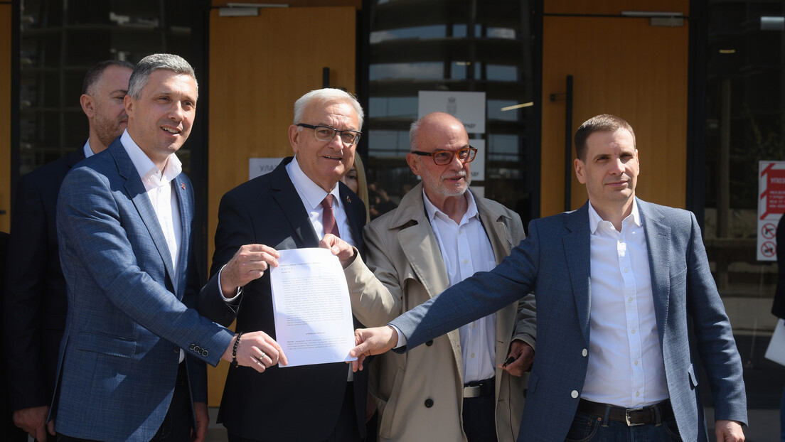 Четири опозиционе странке поднеле кривичну пријаву против Вучића