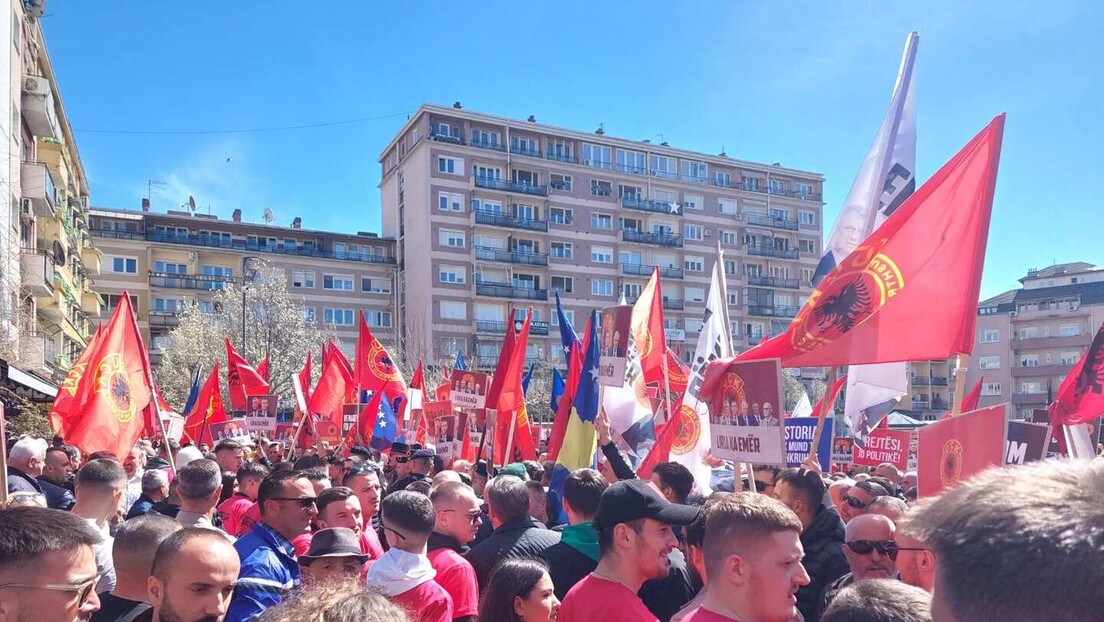 Протест у Приштини због почетка суђења командантима тзв. ОВК