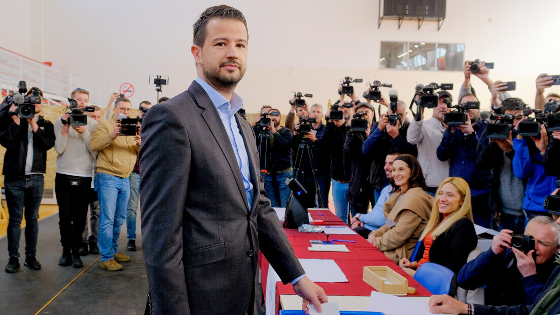 Gotov je: Jakov Milatović je novi predsednik Crne Gore, slavlje uz srpske zastave