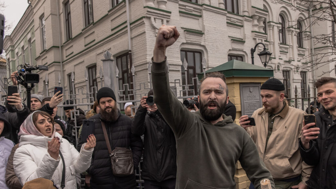MSP Rusije: Amerika drži leđa Kijevu dok progoni Lavru