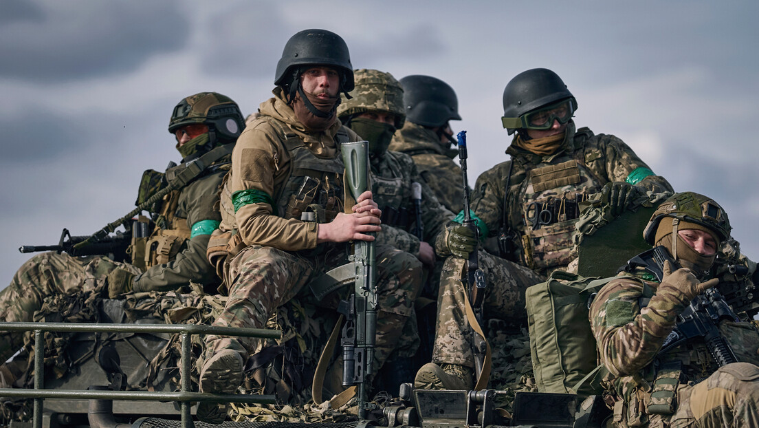 "Њујорк тајмс": Западно наоружање није довољно за успешну офанзиву, Украјинци поново оснивају "Азов"