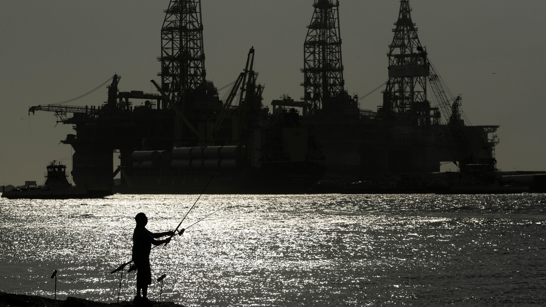 Тржиште нафте уздрмано: Цене расту након одлуке ОПЕК+