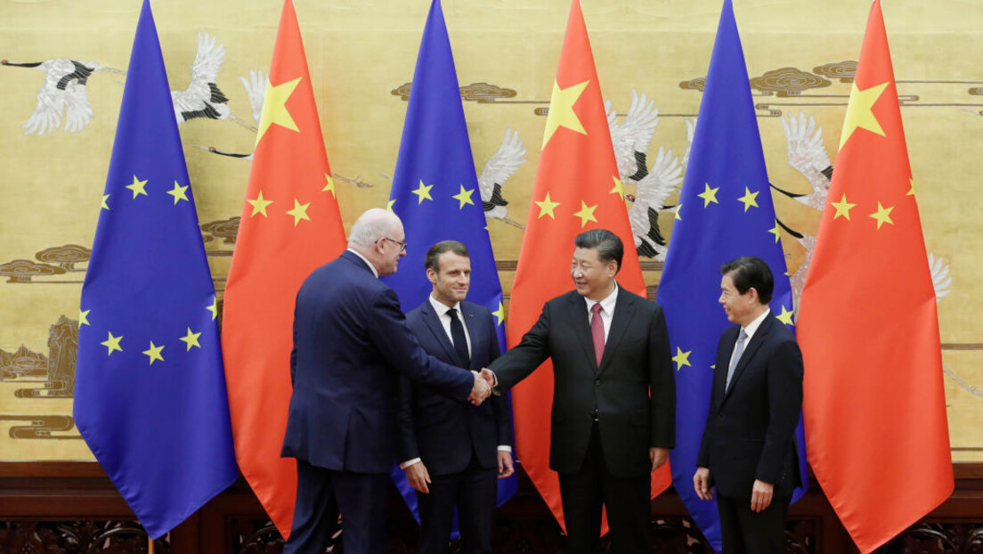 Ko još minira Makronovu posetu Kini: Usvojeno saopštenje o "ekonomskoj prinudi"
