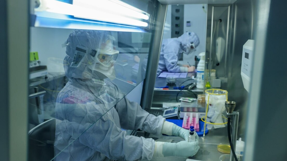 Peskov: Svet će saznati šta su SAD radile u biološkim laboratorijama u Ukrajini