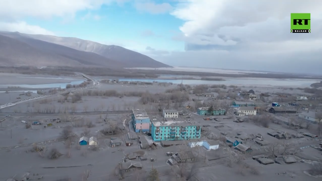 Последице ерупције вулкана на Камчатки: Пепео се шири километрима