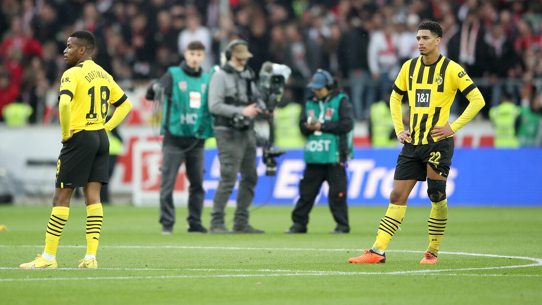 Dortmundu ni dva gola i igrač više nisu bili dovoljni da iskoriste kiks Bajerna