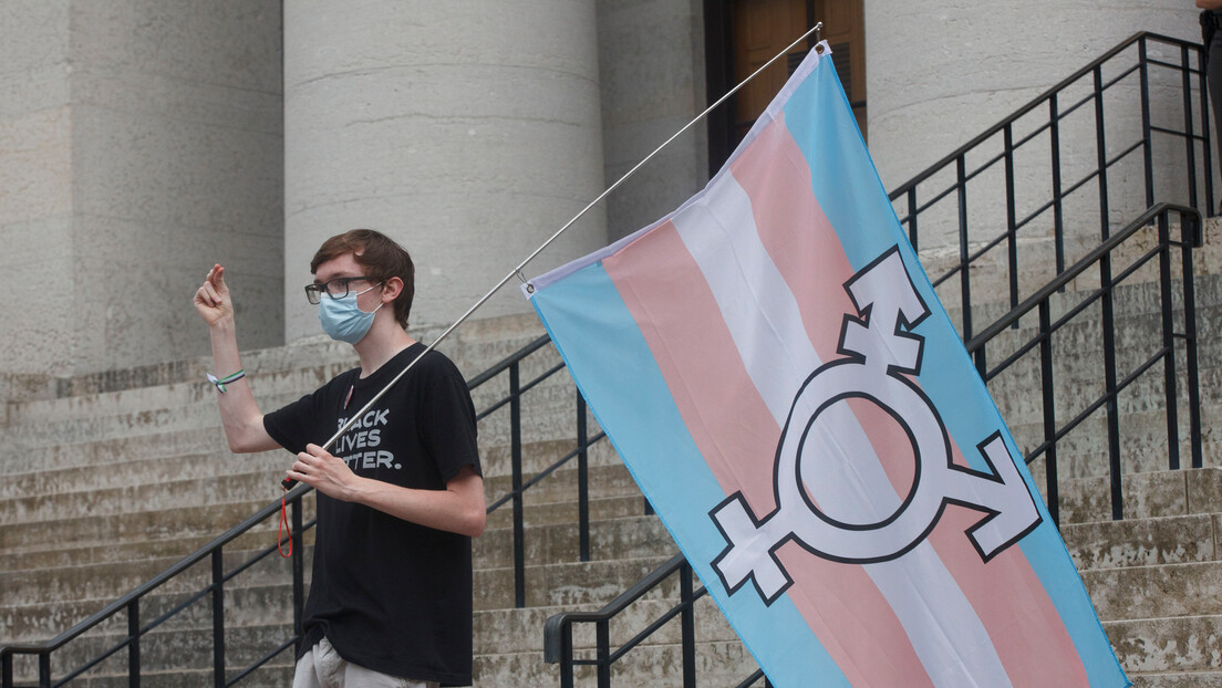 Diskriminacija? Britanske škole za dečake ili devojčice moći će da odbiju transrodne kandidate